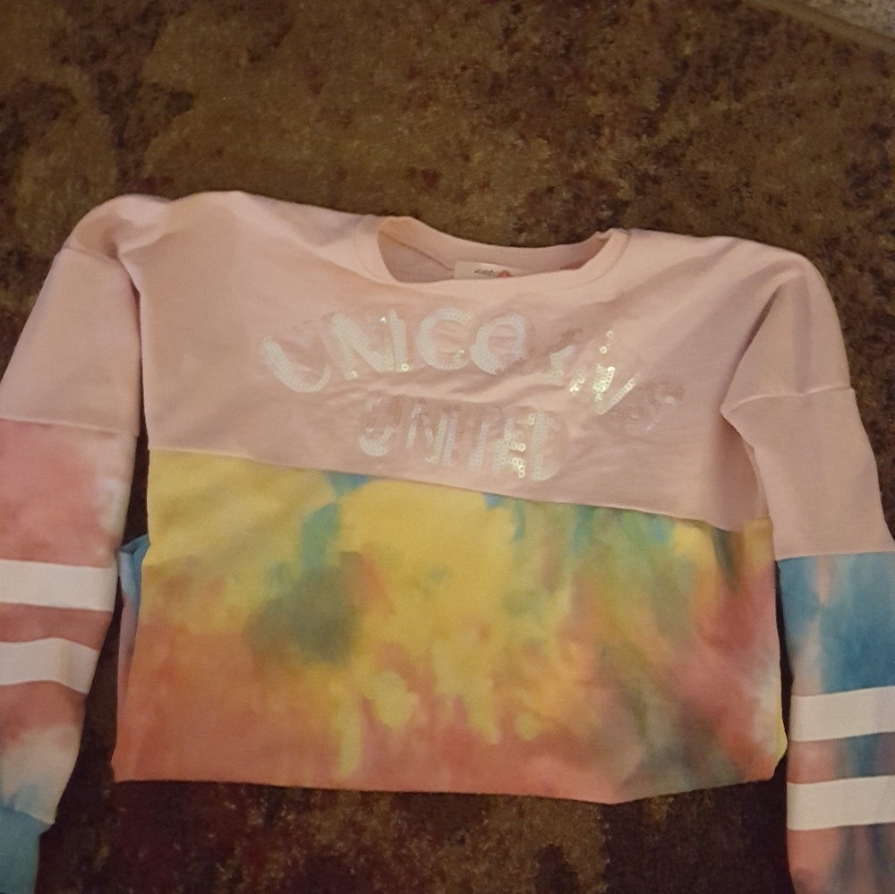 sweatshirt